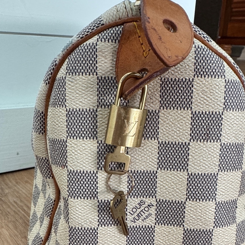 Authentic Louis Vuitton Damier Azur Speedy 30 - Picture 4 of 11